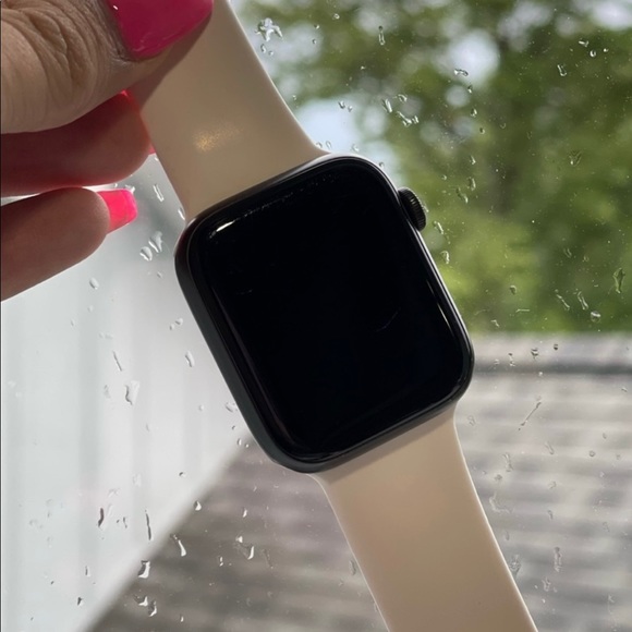 Apple Accessories - Series 5 Apple Watch 40mm silver